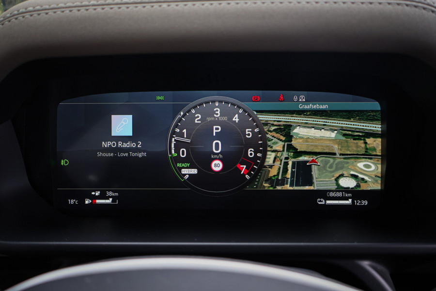 Land Rover Defender 110 2.0 P400e 110 | STOELVERWARMING | 360 CAMERA | APPLE CARPLAY | TREKHAAK | DEALONDERHOUDEN | STUURVERWARMING |