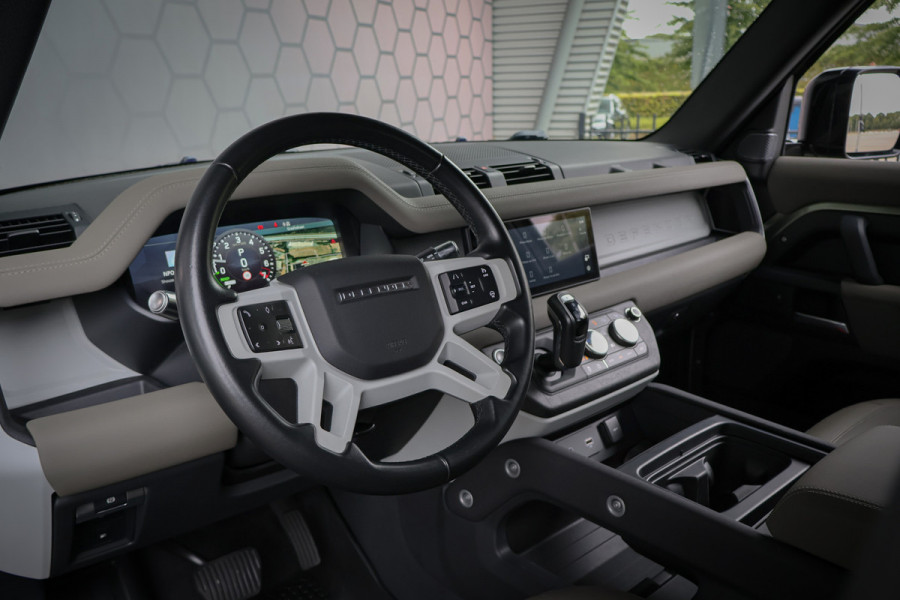 Land Rover Defender 110 2.0 P400e 110 | STOELVERWARMING | 360 CAMERA | APPLE CARPLAY | TREKHAAK | DEALONDERHOUDEN | STUURVERWARMING |
