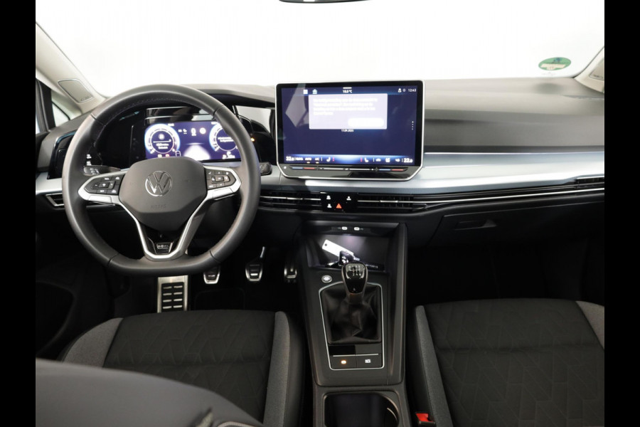 Volkswagen Golf 1.5 TSI Life Edition 115PK | Panorama dak | Verlengde fabrieksgarantie | Harman Karon Sound system | Parkeercamera | Volkswagen Golf 1.5 TSI Life Edition 115PK | Panorama dak | Verlengde fabrieksgarantie | Harman Karon Sound system | Parkeercamera |