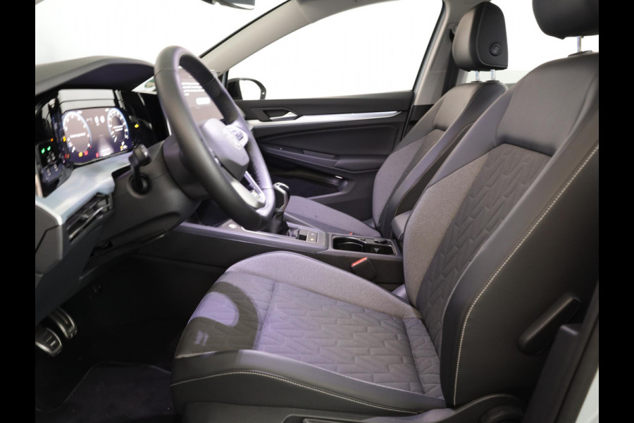 Volkswagen Golf 1.5 TSI Life Edition 115PK | Panorama dak | Verlengde fabrieksgarantie | Harman Karon Sound system | Parkeercamera | Volkswagen Golf 1.5 TSI Life Edition 115PK | Panorama dak | Verlengde fabrieksgarantie | Harman Karon Sound system | Parkeercamera |