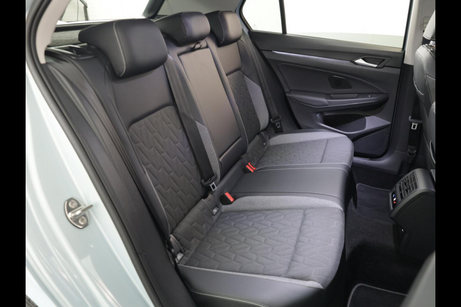 Volkswagen Golf 1.5 TSI Life Edition 115PK | Panorama dak | Verlengde fabrieksgarantie | Harman Karon Sound system | Parkeercamera | Volkswagen Golf 1.5 TSI Life Edition 115PK | Panorama dak | Verlengde fabrieksgarantie | Harman Karon Sound system | Parkeercamera |