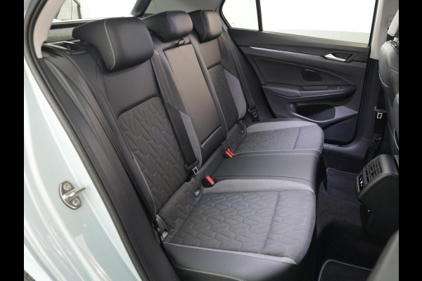 Volkswagen Golf 1.5 TSI Life Edition 115PK | Panorama dak | Verlengde fabrieksgarantie | Harman Karon Sound system | Parkeercamera | Volkswagen Golf 1.5 TSI Life Edition 115PK | Panorama dak | Verlengde fabrieksgarantie | Harman Karon Sound system | Parkeercamera |