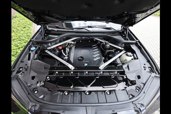 BMW X5 40d xDrive | Pano - Trekhaak - HUD - Laserlicht