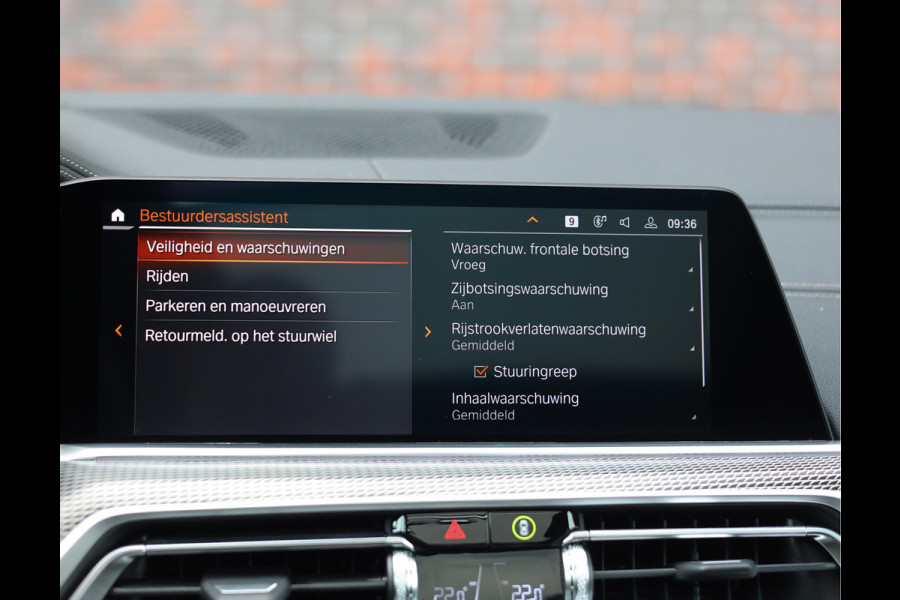 BMW X5 40d xDrive | Pano - Trekhaak - HUD - Laserlicht