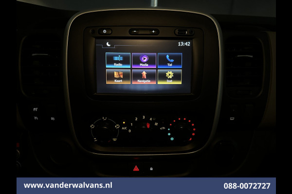 Renault Trafic 1.6 dCi L1H1 Euro6 Airco | Navigatie | Cruisecontrol | Trekhaak | Parkeersensoren Bijrijdersbank Renault Trafic 1.6 dCi L1H1 Euro6 Airco | Navigatie | Cruisecontrol | Trekhaak | Parkeersensoren Bijrijdersbank