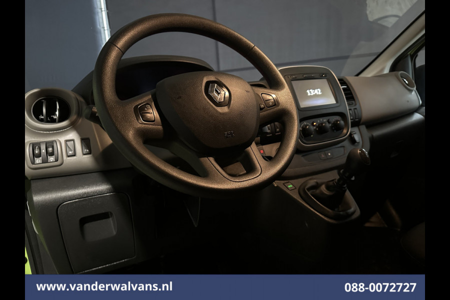 Renault Trafic 1.6 dCi L1H1 Euro6 Airco | Navigatie | Cruisecontrol | Trekhaak | Parkeersensoren Bijrijdersbank Renault Trafic 1.6 dCi L1H1 Euro6 Airco | Navigatie | Cruisecontrol | Trekhaak | Parkeersensoren Bijrijdersbank