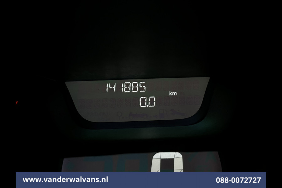 Renault Trafic 1.6 dCi L1H1 Euro6 Airco | Navigatie | Cruisecontrol | Trekhaak | Parkeersensoren Bijrijdersbank Renault Trafic 1.6 dCi L1H1 Euro6 Airco | Navigatie | Cruisecontrol | Trekhaak | Parkeersensoren Bijrijdersbank