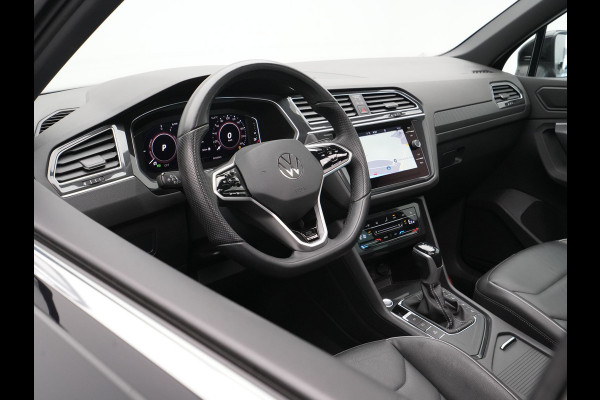 Volkswagen Tiguan 1.4 TSI 245pk eHybrid R-Line Leer Panorama dak trekhaak 20" velgen 360 Camera IQ light 2