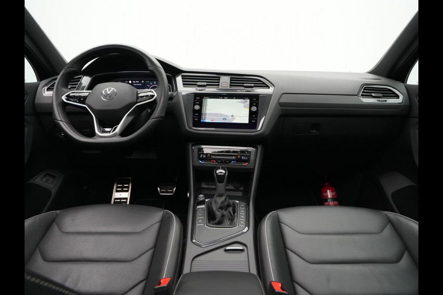 Volkswagen Tiguan 1.4 TSI 245pk eHybrid R-Line Leer Panorama dak trekhaak 20" velgen 360 Camera IQ light 2