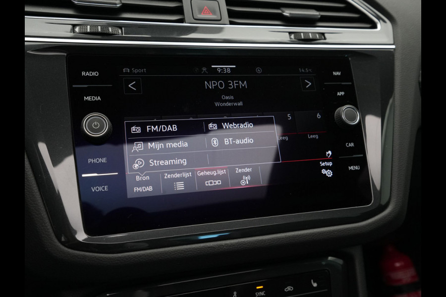 Volkswagen Tiguan 1.4 TSI 245pk eHybrid R-Line Leer Panorama dak trekhaak 20" velgen 360 Camera IQ light 2