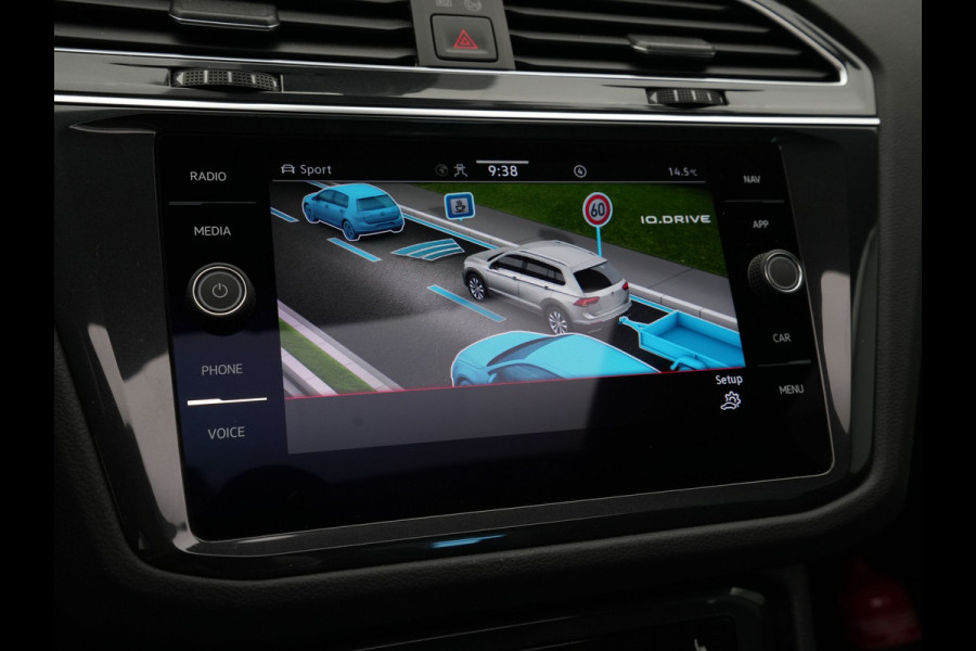 Volkswagen Tiguan 1.4 TSI 245pk eHybrid R-Line Leer Panorama dak trekhaak 20" velgen 360 Camera IQ light 2