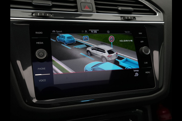 Volkswagen Tiguan 1.4 TSI 245pk eHybrid R-Line Leer Panorama dak trekhaak 20" velgen 360 Camera IQ light 2