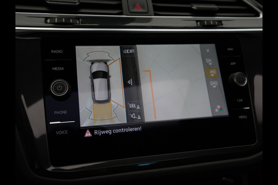 Volkswagen Tiguan 1.4 TSI 245pk eHybrid R-Line Leer Panorama dak trekhaak 20" velgen 360 Camera IQ light 2