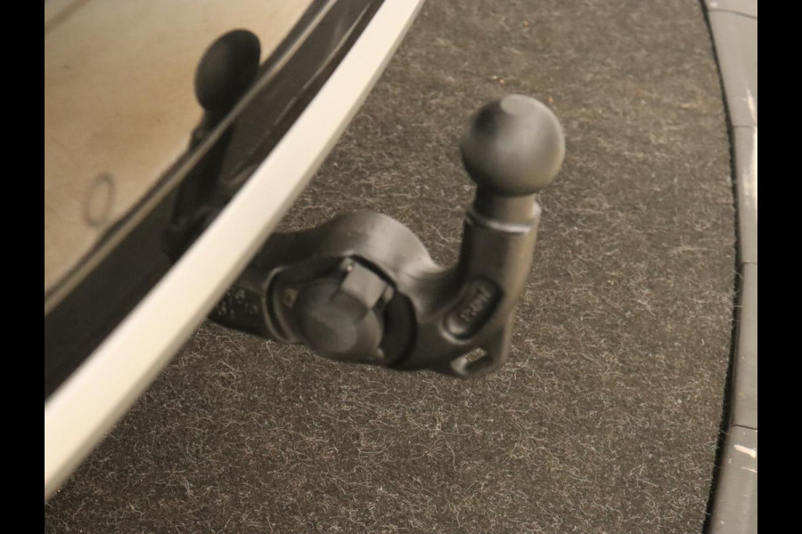 Audi Q5 2.0 TFSI quattro Launch Edition | Trekhaak | Head-Up | 360 Camera | Adaptive cruise | Matrix LED | Achterbankverwarming | Carplay | Memory | Virtual Cockpit | Navigatie | Sportstoelen