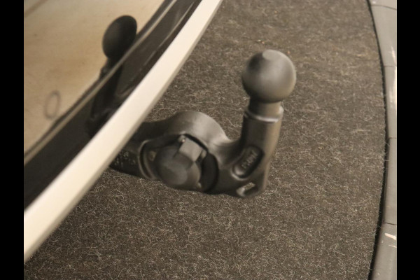 Audi Q5 2.0 TFSI quattro Launch Edition | Trekhaak | Head-Up | 360 Camera | Adaptive cruise | Matrix LED | Achterbankverwarming | Carplay | Memory | Virtual Cockpit | Navigatie | Sportstoelen