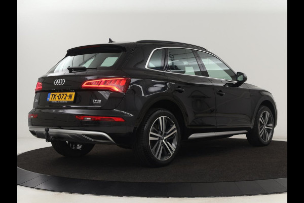 Audi Q5 2.0 TFSI quattro Launch Edition | Trekhaak | Head-Up | 360 Camera | Adaptive cruise | Matrix LED | Achterbankverwarming | Carplay | Memory | Virtual Cockpit | Navigatie | Sportstoelen