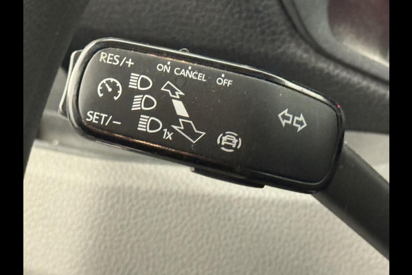 Volkswagen Crafter 35 2.0 TDI L4H3 Dubbele Cabine Automaat Navi Airco Cruise Control Imperiaal&Ladder Trekhaak Volkswagen Crafter 35 2.0 TDI L4H3 Dubbele Cabine Automaat Navi Airco Cruise Control Imperiaal&Ladder Trekhaak