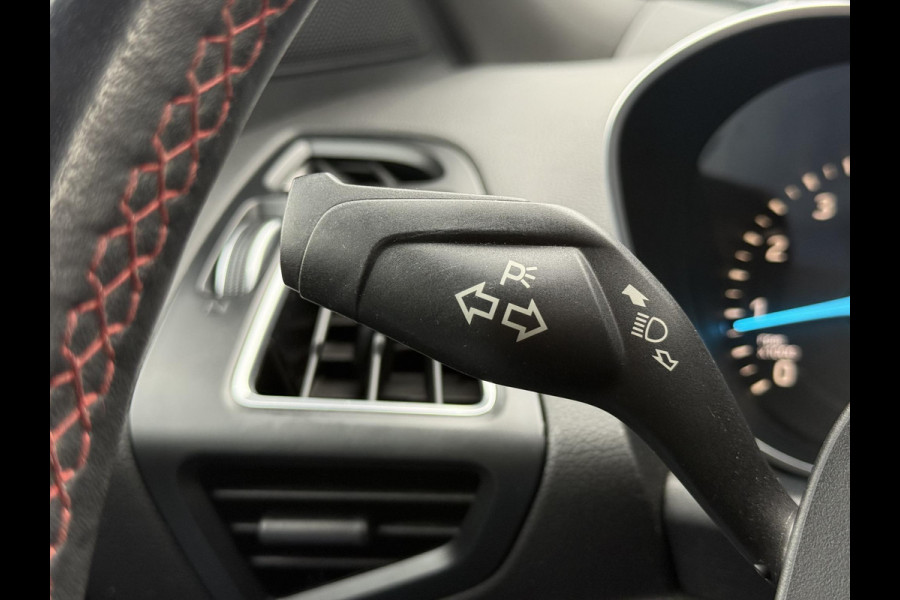 Ford Kuga 1.5 EcoBoost ST Line Navi,Camera,Trekhaak,Clima,Halfleder,Pdc V+A,120pk,Lm velgen,6 Bak,Apk tot 06-2026 Ford Kuga 1.5 EcoBoost ST Line Navi,Camera,Trekhaak,Clima,Halfleder,Pdc V+A,120pk,Lm velgen,6 Bak,Apk tot 06-2026