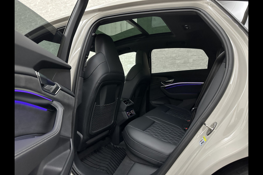 Audi e-tron Sportback S 503pk RS-Seats | 360 Camera | ACC | B&O | Panorama | Luchtvering | Head-Up | Camera-Spiegels | Keyless-Entry | SiamBeige Metallic | Trekhaak | ISO-Glas | 4-Zone Clima | Matrix-LED | Carplay | Rijklaar incl. BOVAG garantie | Black-Optic | Stuur-Verwarming | Sfeerverlichting |