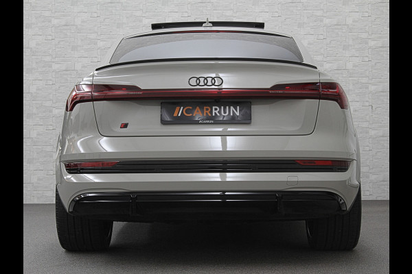 Audi e-tron Sportback S 503pk RS-Seats | 360 Camera | ACC | B&O | Panorama | Luchtvering | Head-Up | Camera-Spiegels | Keyless-Entry | SiamBeige Metallic | Trekhaak | ISO-Glas | 4-Zone Clima | Matrix-LED | Carplay | Rijklaar incl. BOVAG garantie | Black-Optic | Stuur-Verwarming | Sfeerverlichting |