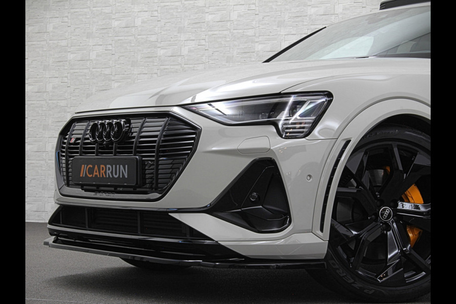 Audi e-tron Sportback S 503pk RS-Seats | 360 Camera | ACC | B&O | Panorama | Luchtvering | Head-Up | Camera-Spiegels | Keyless-Entry | SiamBeige Metallic | Trekhaak | ISO-Glas | 4-Zone Clima | Matrix-LED | Carplay | Rijklaar incl. BOVAG garantie | Black-Optic | Stuur-Verwarming | Sfeerverlichting |