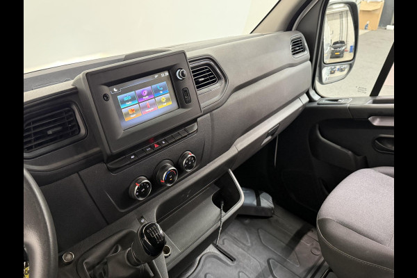 Renault Master 135pk L1H1 Navigatie Cruise control Trekhaak parkeersensoren Euro6