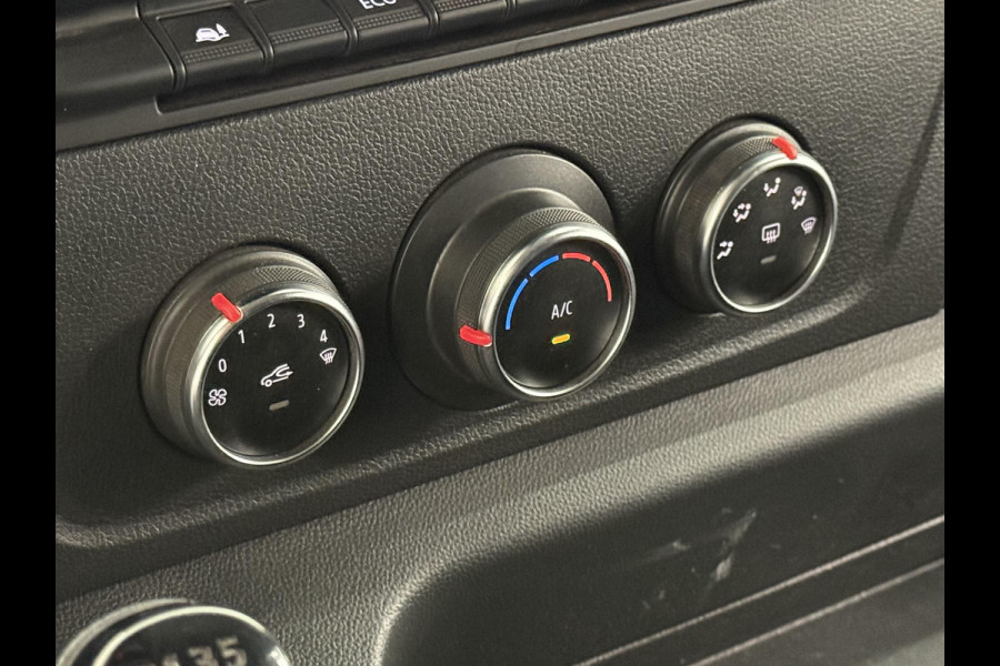 Renault Master 135pk L1H1 Navigatie Cruise control Trekhaak parkeersensoren Euro6