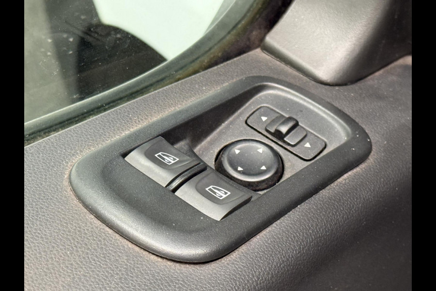 Renault Master 135pk L1H1 Navigatie Cruise control Trekhaak parkeersensoren Euro6
