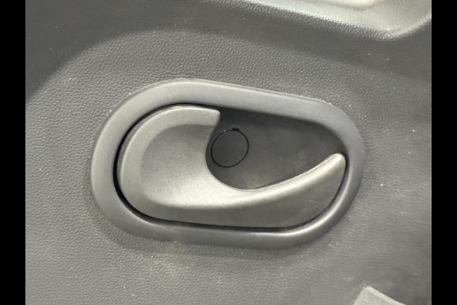 Renault Master 135pk L1H1 Navigatie Cruise control Trekhaak parkeersensoren Euro6