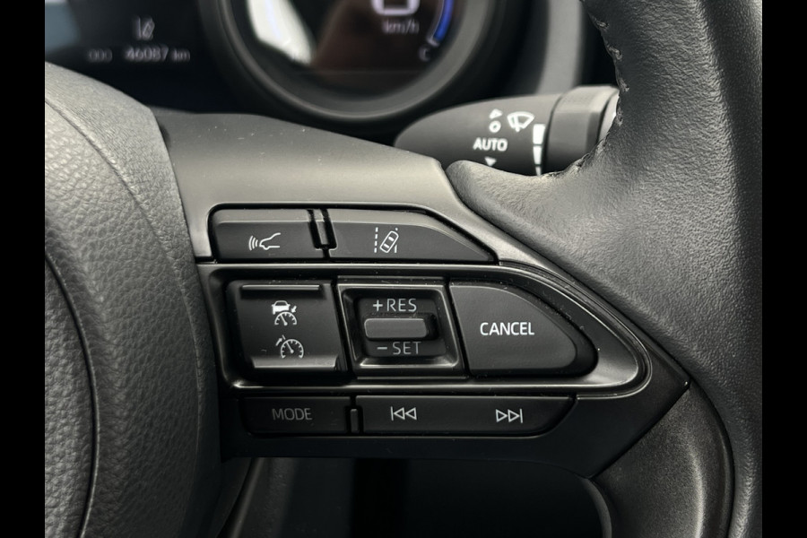 Toyota Yaris 1.5 Hybrid Team D | Navi | Carplay | Keyless | Camera