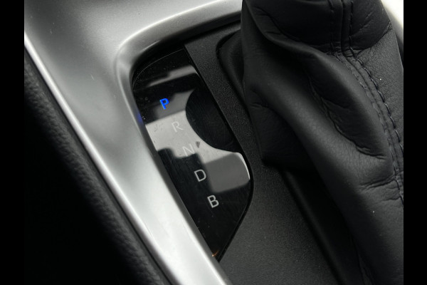 Toyota Yaris 1.5 Hybrid Team D | Navi | Carplay | Keyless | Camera