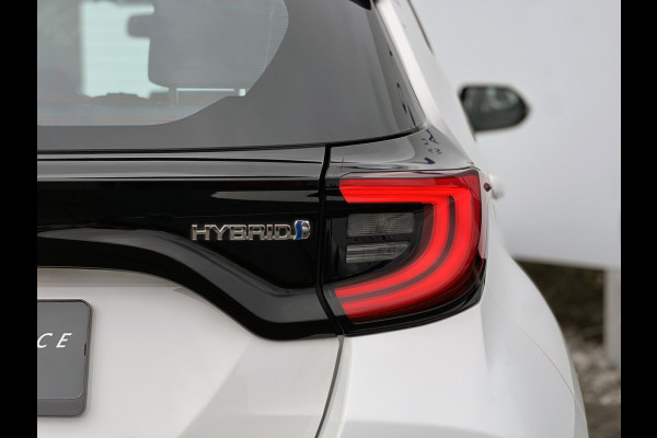 Toyota Yaris 1.5 Hybrid Team D | Navi | Carplay | Keyless | Camera