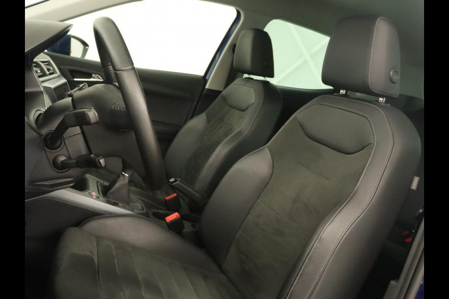 Seat Arona 1.0 TSI Style Business Intense Plus | Carplay | Camera | Adaptive cruise | Climate control | Stoelverwarming | Navigatie | Full LED | Virtual Cockpit | Getint glas