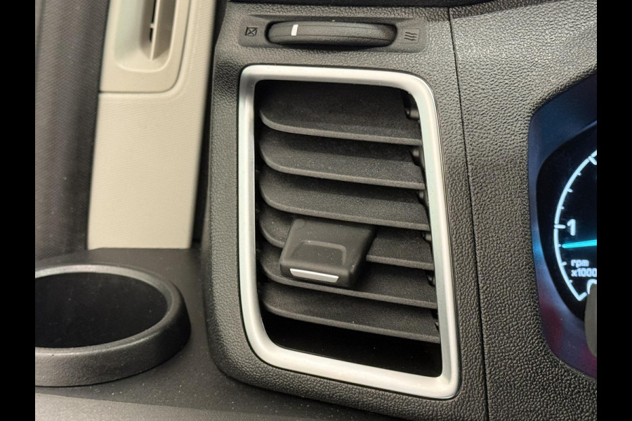Ford Transit Custom 300 2.0 TDCI L2H1 Limited Dubbele cabine Navi Airco 2 Schuifdeuren Trekhaak PDC Camera Carplay DAB Ford Transit Custom 300 2.0 TDCI L2H1 Limited Dubbele cabine Navi Airco 2 Schuifdeuren Trekhaak PDC Camera Carplay DAB
