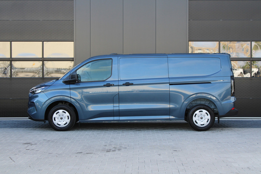 Ford Transit Custom 320 2.0 TDCI L2H1 Trend 136pk - 2x Schuifdeur - Carplay - Android - Camera - Trekhaak - Stoelverwarming -70l tank - Rijklaar