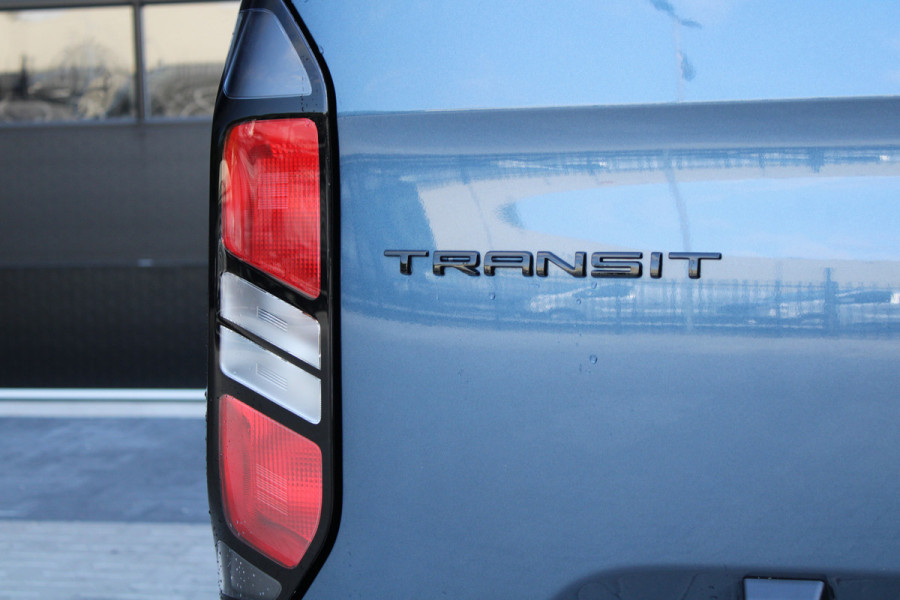 Ford Transit Custom 320 2.0 TDCI L2H1 Trend 136pk - 2x Schuifdeur - Carplay - Android - Camera - Trekhaak - Stoelverwarming -70l tank - Rijklaar