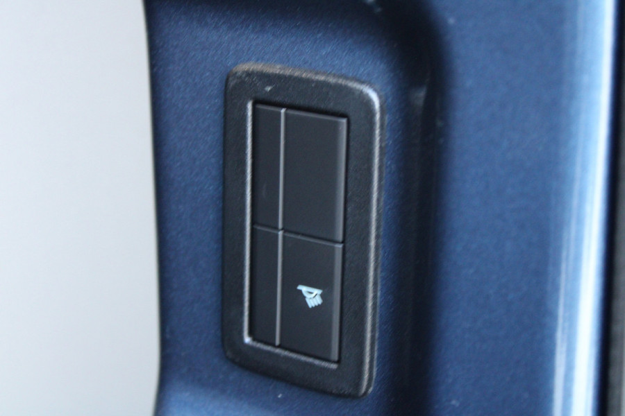 Ford Transit Custom 320 2.0 TDCI L2H1 Trend 136pk - 2x Schuifdeur - Carplay - Android - Camera - Trekhaak - Stoelverwarming -70l tank - Rijklaar