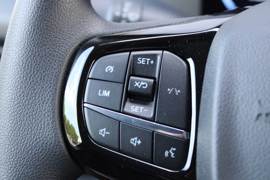 Ford Transit Custom 320 2.0 TDCI L2H1 Trend 136pk - 2x Schuifdeur - Carplay - Android - Camera - Trekhaak - Stoelverwarming -70l tank - Rijklaar