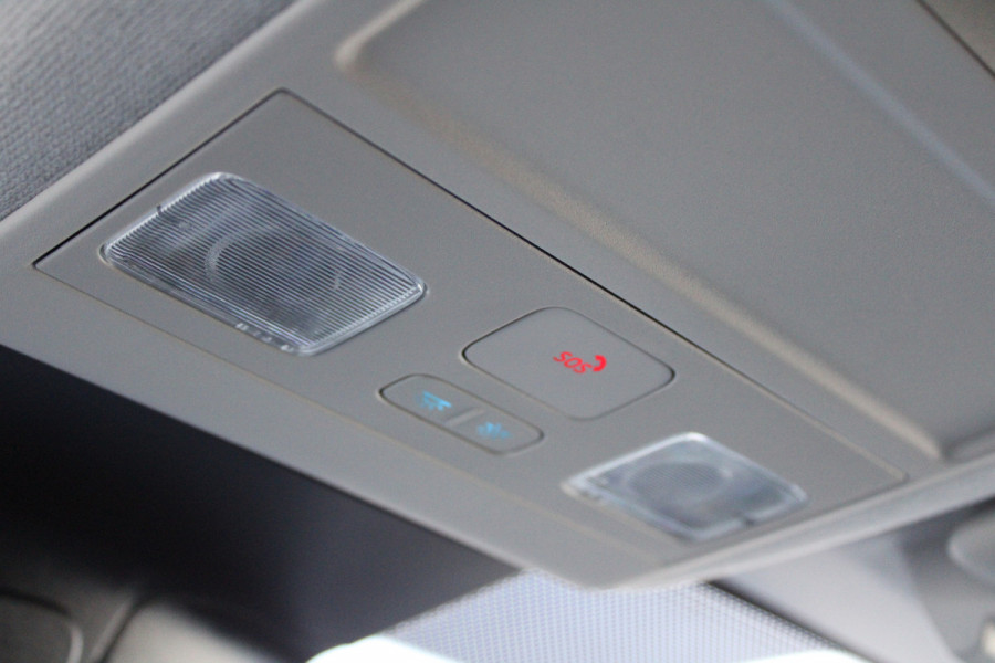 Ford Transit Custom 320 2.0 TDCI L2H1 Trend 136pk - 2x Schuifdeur - Carplay - Android - Camera - Trekhaak - Stoelverwarming -70l tank - Rijklaar