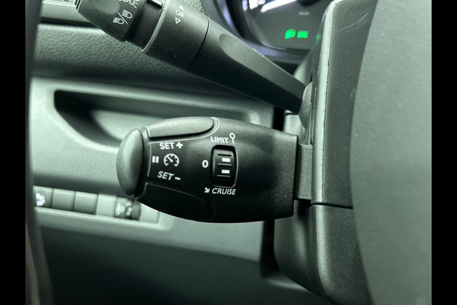 Peugeot Expert 1.5 BlueHDI 100 Standard Premium Airco Cruise Control Trekhaak 2-zits Peugeot Expert 1.5 BlueHDI 100 Standard Premium Airco Cruise Control Trekhaak 2-zits