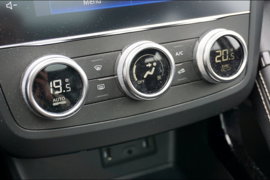 Renault Kadjar 140PK Limited CAMERA | TREKHAAK | KEYLESS | STOELVERW. | PANO!
