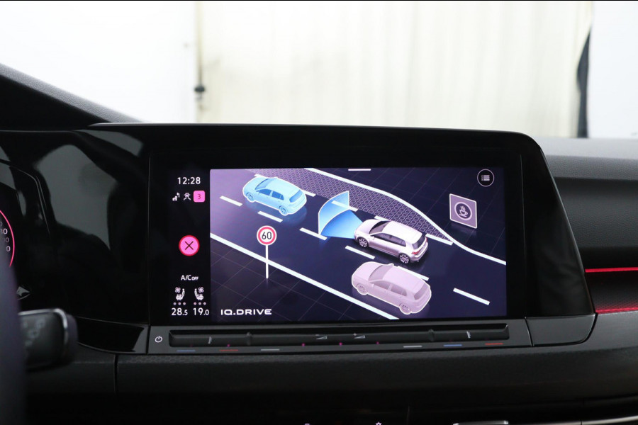 Volkswagen Golf GTI*PANO*LEDER*STOEL VENT.*H/K*ELEK.HAAK*ACC*CAM* Volkswagen Golf GTI*PANO*LEDER*STOEL VENT.*H/K*ELEK.HAAK*ACC*CAM*