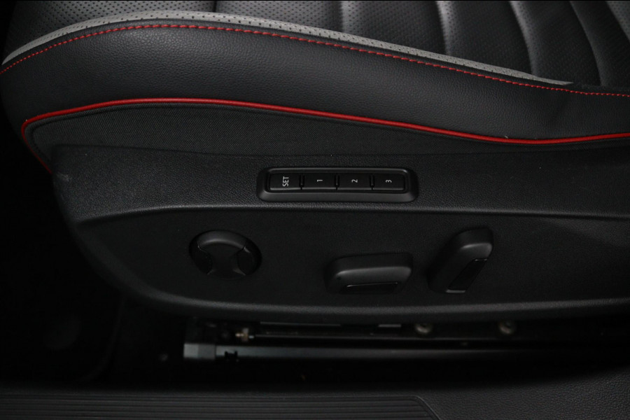 Volkswagen Golf GTI*PANO*LEDER*STOEL VENT.*H/K*ELEK.HAAK*ACC*CAM* Volkswagen Golf GTI*PANO*LEDER*STOEL VENT.*H/K*ELEK.HAAK*ACC*CAM*