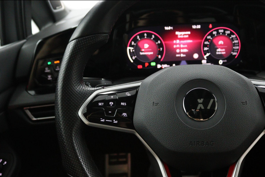 Volkswagen Golf GTI*PANO*LEDER*STOEL VENT.*H/K*ELEK.HAAK*ACC*CAM* Volkswagen Golf GTI*PANO*LEDER*STOEL VENT.*H/K*ELEK.HAAK*ACC*CAM*