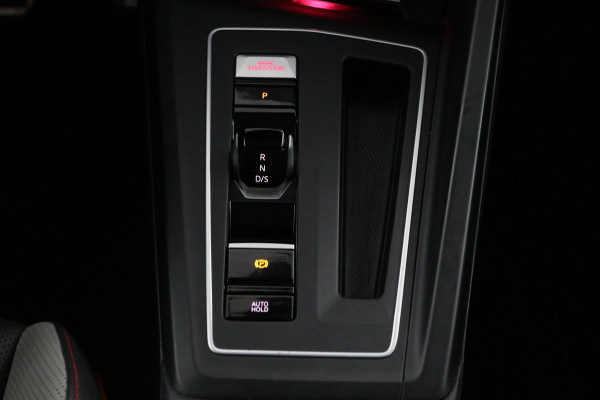 Volkswagen Golf GTI*PANO*LEDER*STOEL VENT.*H/K*ELEK.HAAK*ACC*CAM* Volkswagen Golf GTI*PANO*LEDER*STOEL VENT.*H/K*ELEK.HAAK*ACC*CAM*