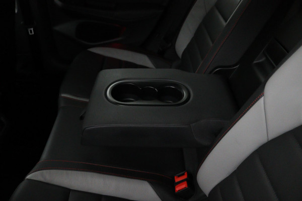 Volkswagen Golf GTI*PANO*LEDER*STOEL VENT.*H/K*ELEK.HAAK*ACC*CAM* Volkswagen Golf GTI*PANO*LEDER*STOEL VENT.*H/K*ELEK.HAAK*ACC*CAM*