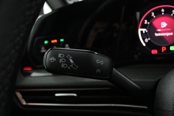 Volkswagen Golf GTI*PANO*LEDER*STOEL VENT.*H/K*ELEK.HAAK*ACC*CAM* Volkswagen Golf GTI*PANO*LEDER*STOEL VENT.*H/K*ELEK.HAAK*ACC*CAM*