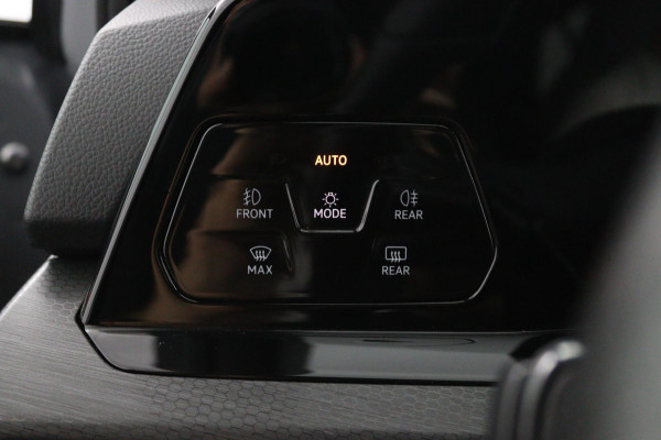 Volkswagen Golf GTI*PANO*LEDER*STOEL VENT.*H/K*ELEK.HAAK*ACC*CAM* Volkswagen Golf GTI*PANO*LEDER*STOEL VENT.*H/K*ELEK.HAAK*ACC*CAM*