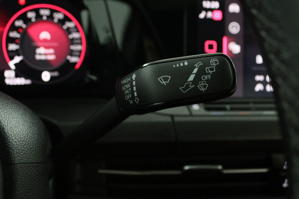 Volkswagen Golf GTI*PANO*LEDER*STOEL VENT.*H/K*ELEK.HAAK*ACC*CAM* Volkswagen Golf GTI*PANO*LEDER*STOEL VENT.*H/K*ELEK.HAAK*ACC*CAM*