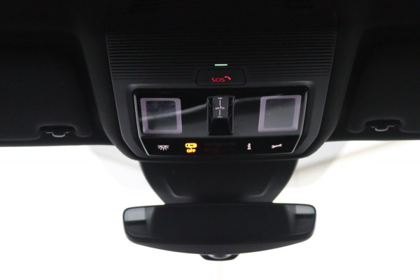 Volkswagen Golf GTI*PANO*LEDER*STOEL VENT.*H/K*ELEK.HAAK*ACC*CAM* Volkswagen Golf GTI*PANO*LEDER*STOEL VENT.*H/K*ELEK.HAAK*ACC*CAM*